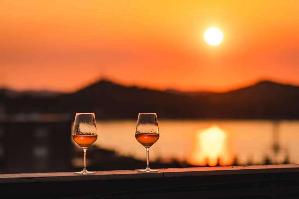 The Spot - Rooftop In The City Centre + Parking Σίμπενικ Εξωτερικό φωτογραφία